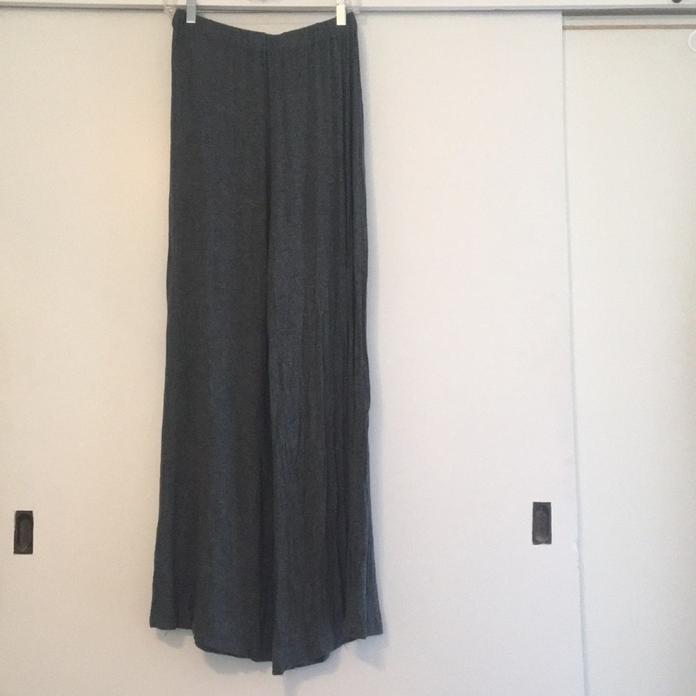 Brandy Melville super wide leg pants